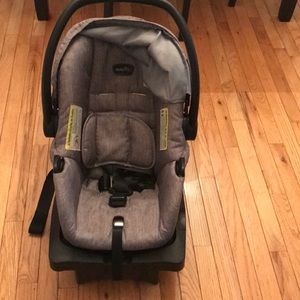 Evenflo car seat with base